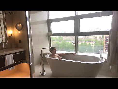 ❤️ Pitikek mezin Bi dilgermî pizika xwe di serşokê de dihejîne ️❌ Porno li porno ku.hentaisaturn.ru ❤